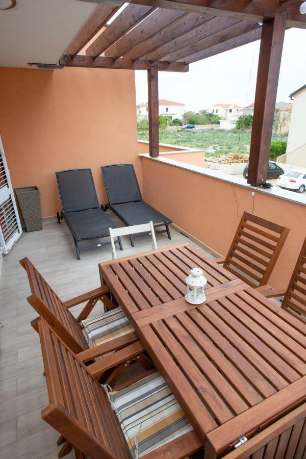 Apartman Matej With Pool Povljana Exterior foto