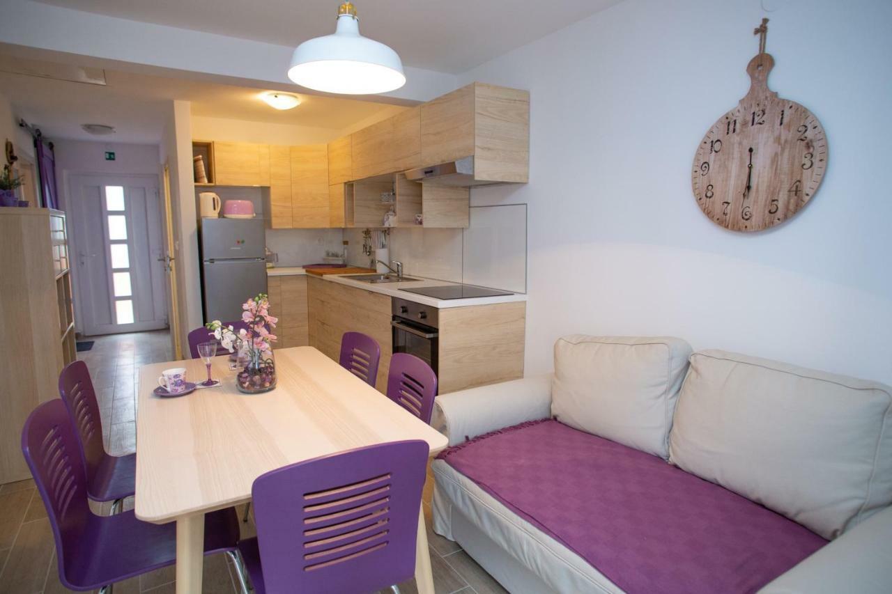 Apartman Matej With Pool Povljana Exterior foto