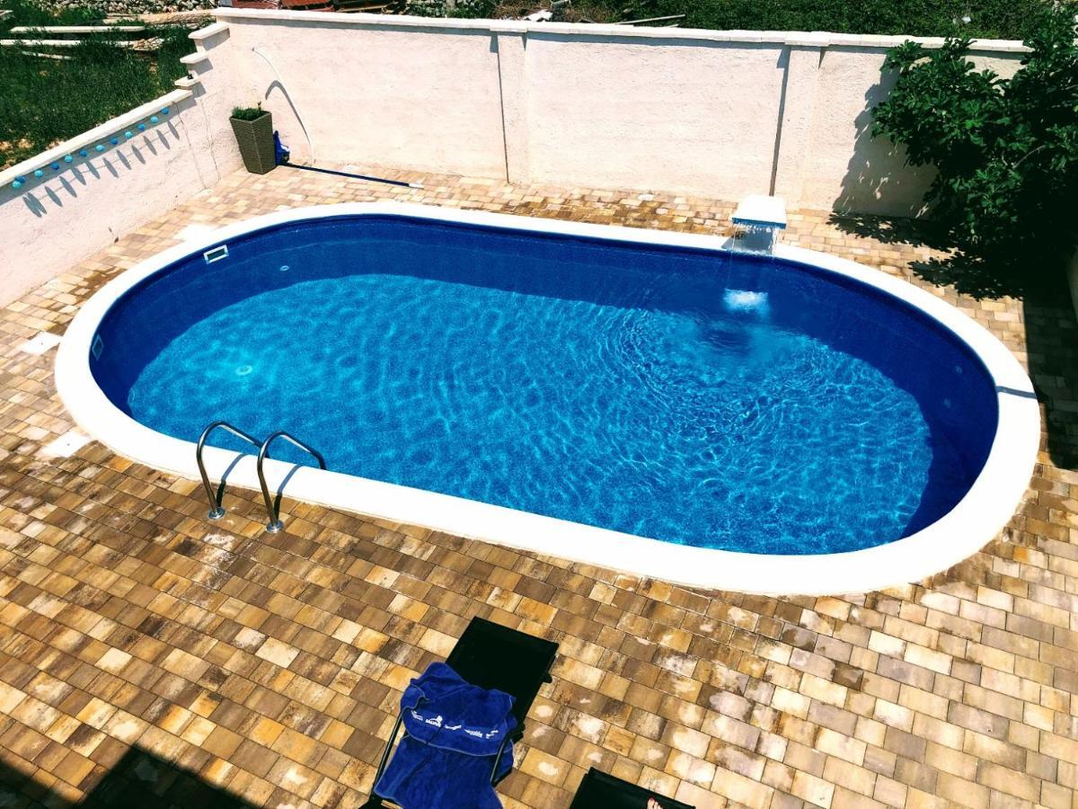 Apartman Matej With Pool Povljana Exterior foto